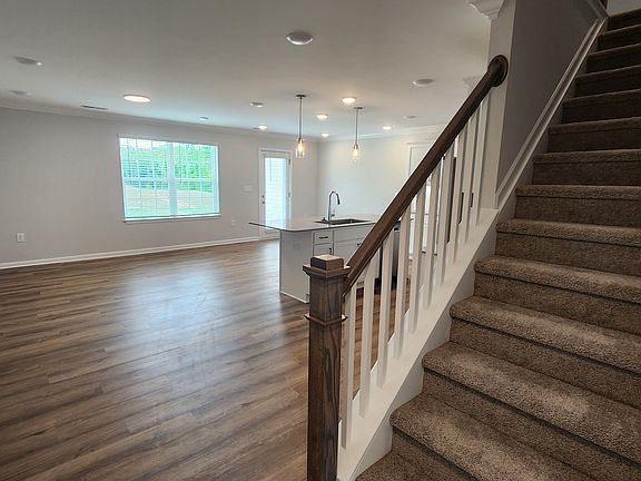 4th image of 707 Dusk Vista Way