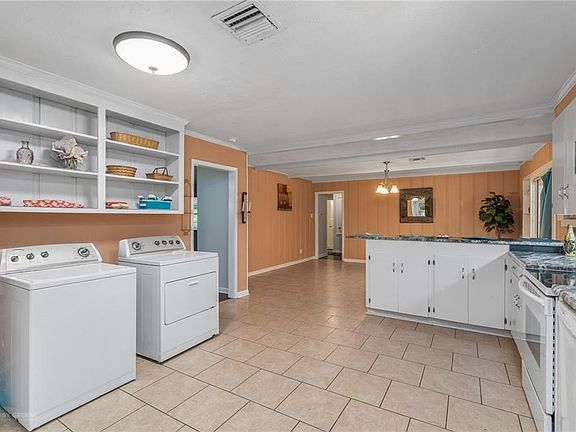 5th image of 45 Lake Forest Hls
