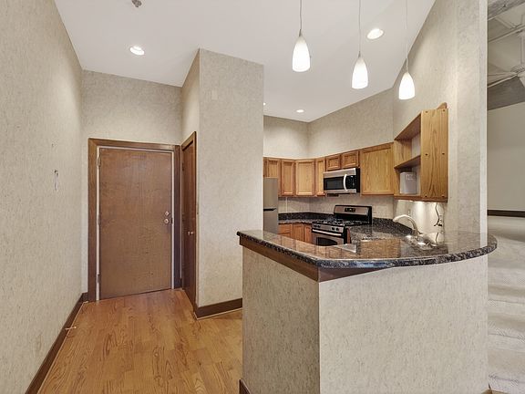 4th image of 611 N Park Ave APT 203