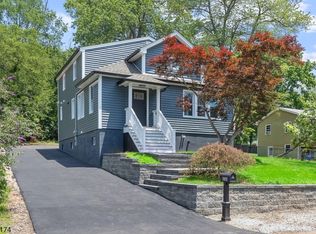 234 High St, Stirling, NJ 07980
