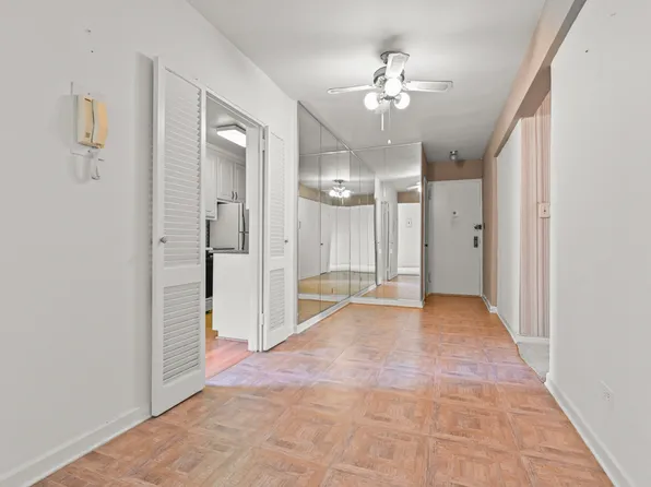 2727 Ocean Parkway image 11 of 18