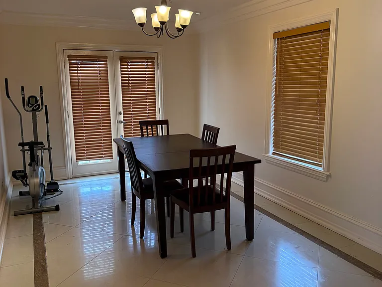 2601 Amelia St #302 — Photo 2