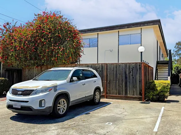 2509 Bartlett St, 2509 Bartlett St #4, Oakland, CA 94601