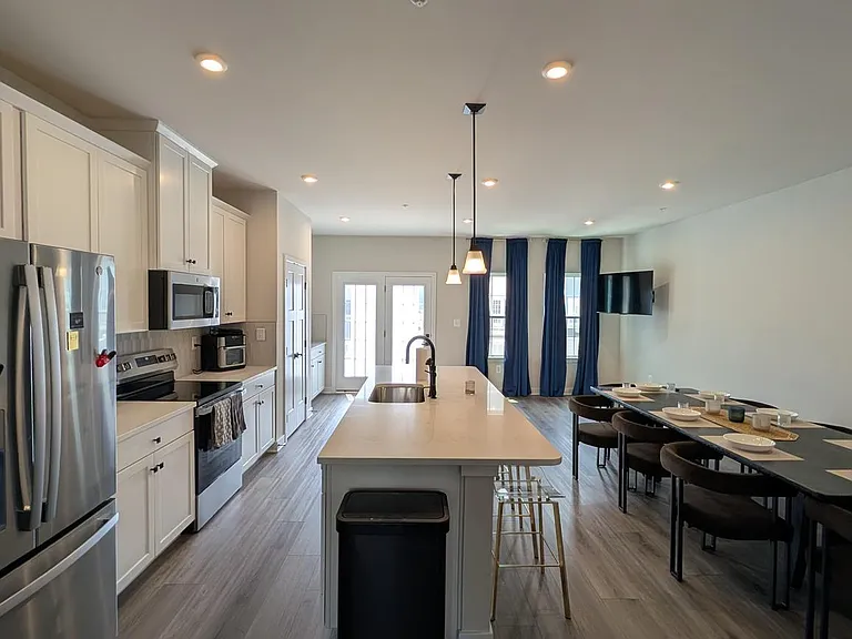 16141 Meadow Glenn Dr — Photo 9
