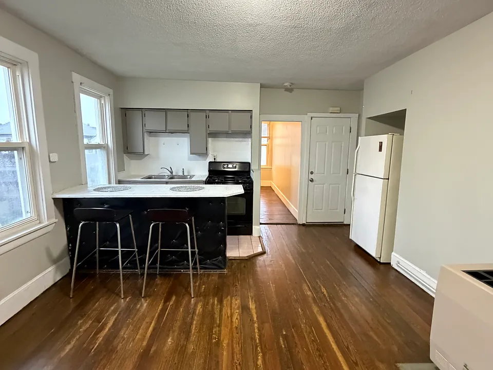 25 Ashley St #3S