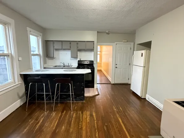 25 Ashley St #3S, New Bedford, MA 02744