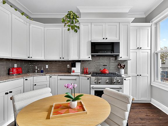 4th image of 129 Prospect St #3