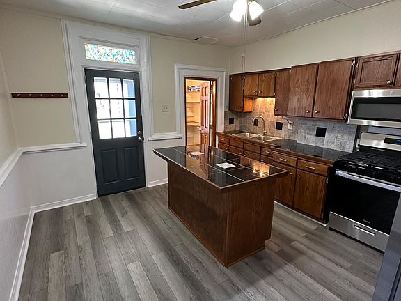 4th image of 34 E Dodridge St