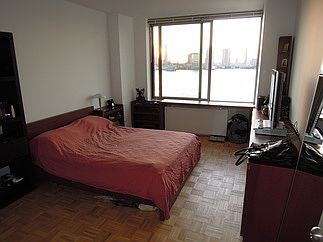 3rd image of 22 River Ter APT 12F