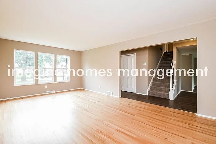 6602 Forest Glen Ave — Photo 3