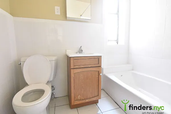 Rented by Clove Realty LLC | media 6