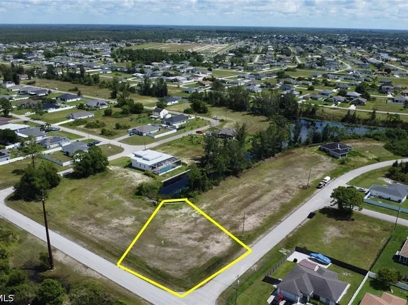 801 NE 38th Ter, Cape Coral, FL 33909