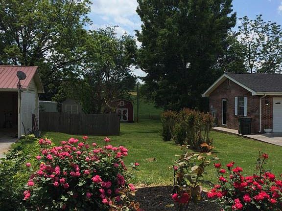 3rd image of 144 Oliver Dr