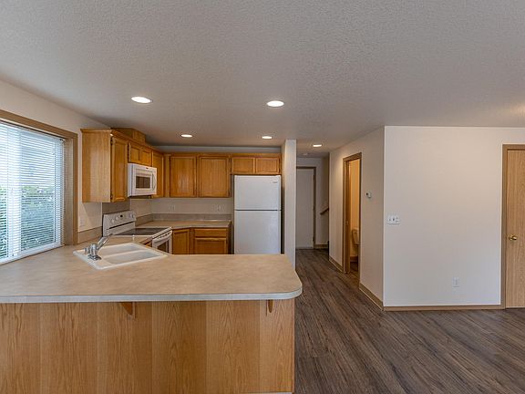 5th image of 11701 NE 32nd St