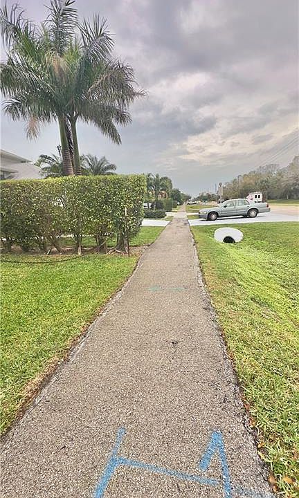 2nd image of 686 111th Ave N