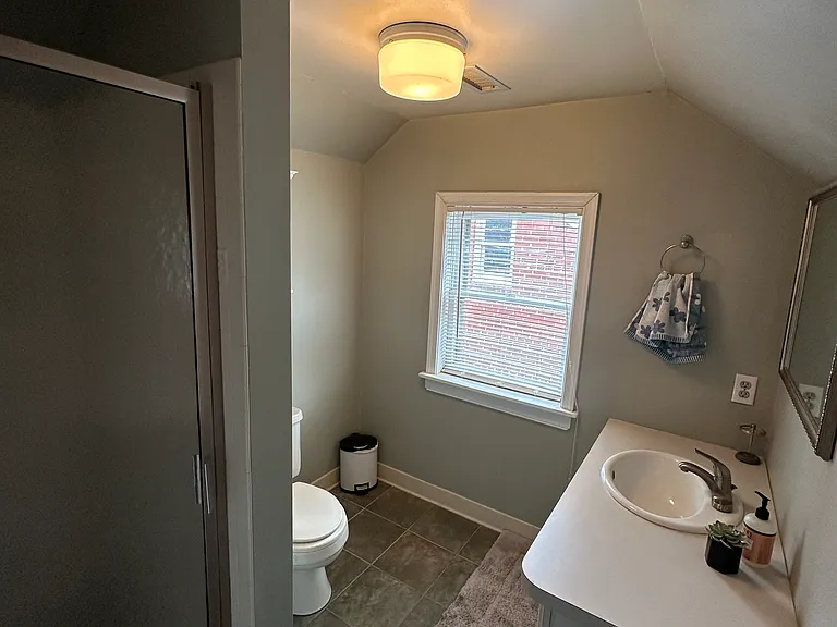 3900 Floyd Ave — Photo 7