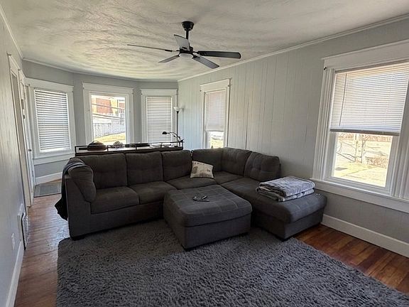 3rd image of 25 Rosebank Ave #2