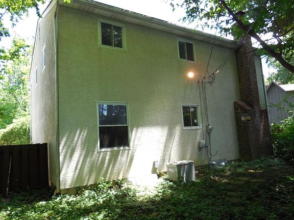 3rd image of 545 Woodsfield Dr