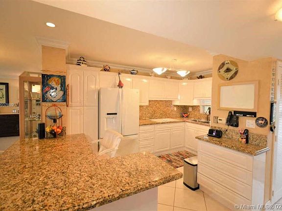 5th image of 820 S Hollybrook Dr #310 & 309