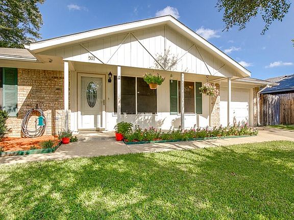 3rd image of 507 Mary Jane Ln