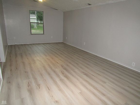 5th image of 708 Evans St