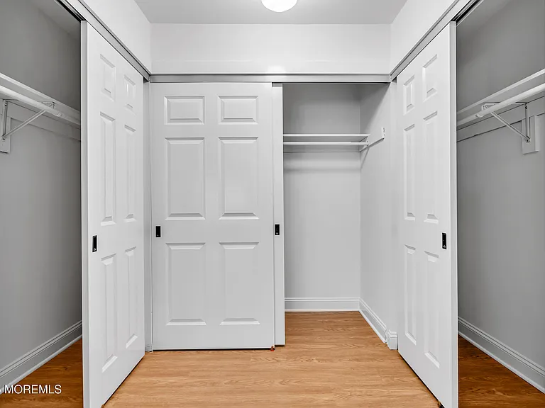 34 Lexington Ct — Photo 16