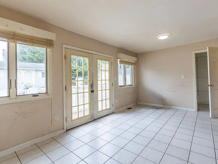7 Jefferson Ave — Photo 18