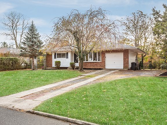 2nd image of 5 Bayberry Dr