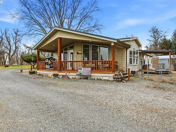 3rd image of 32945 Thorny Grove Ln