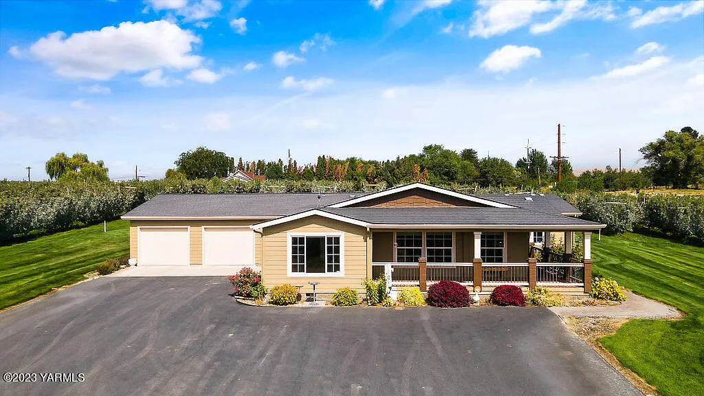 892 Lucy Ln photo 1