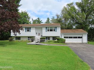 74 Cobbleview Rd, Williamstown, MA 01267