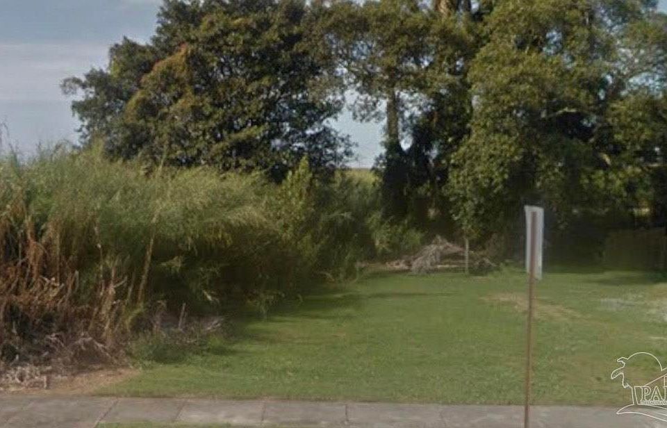 2nd image of 12537 Lakeshore Dr