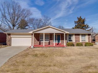 1910 E Jerome Dr, Godfrey, IL 62035