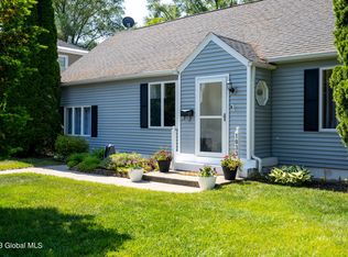 1033 Community Rd, Schenectady, NY 12303