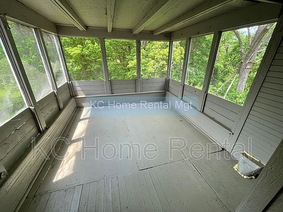 4th image of 1610 Woodland Blvd
