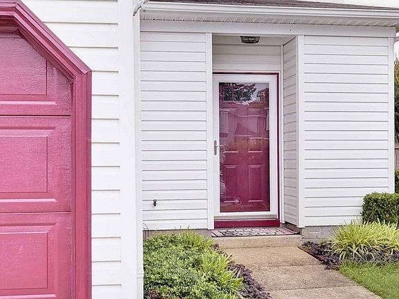 2nd image of 809 Irongate Ct