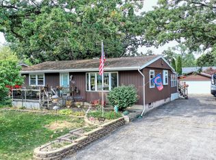 910 Annabelle St, McHenry, IL 60051