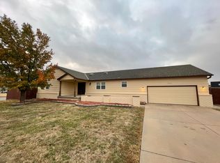 1944 N Tallyrand Rd, Wichita, KS 67206