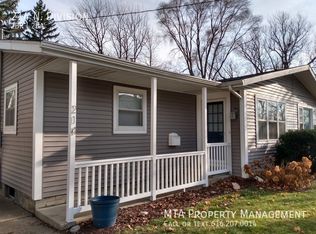 214 N Division St, Spring Lake, MI 49456