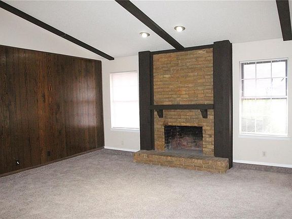 3rd image of 3325 Wentworth St