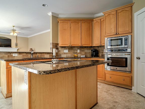 4th image of 3415 Twelve Oaks Pl
