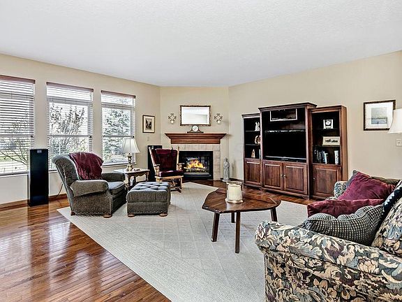 5th image of 2220 Park Cir