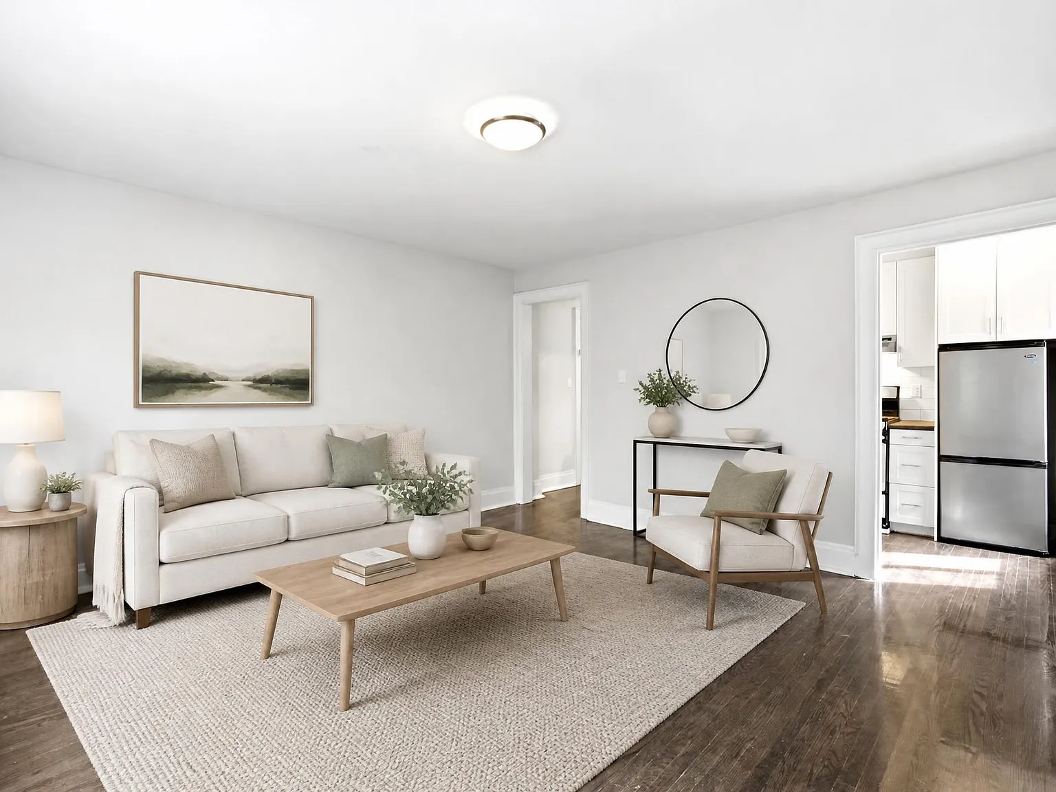 320 Avenue Road — Photo 3