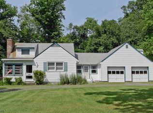 7 Greenwood Dr, Oak Ridge, NJ 07438