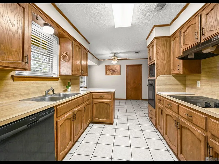 14522 Chimneywood Ave — Photo 5
