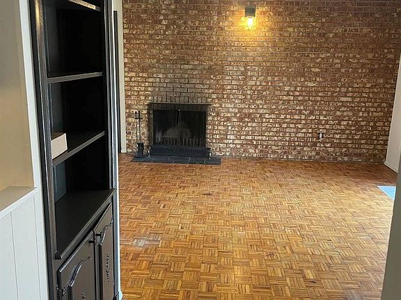 4th image of 1923 Sutton Ave #205