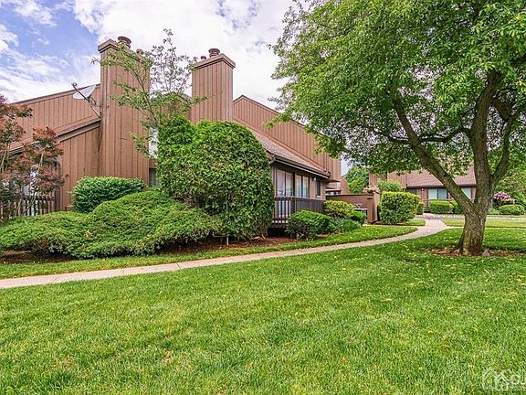 3rd image of 256 Kingsberry Dr