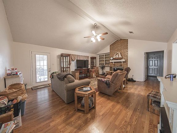 2nd image of 200 Green Forest Dr