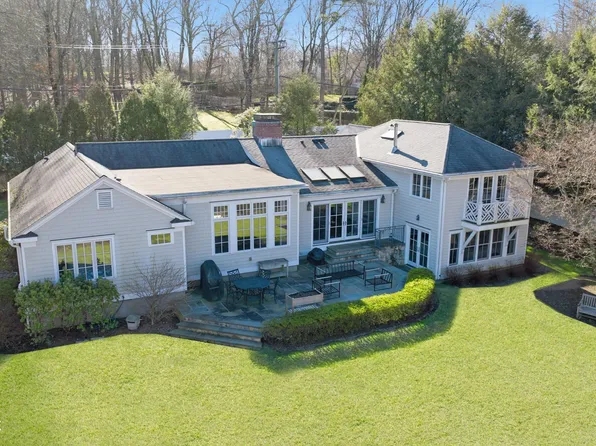 71 Fairfield Rd, Greenwich, CT 06830