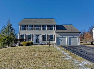 17 Habel Ln, Glenville, NY 12302